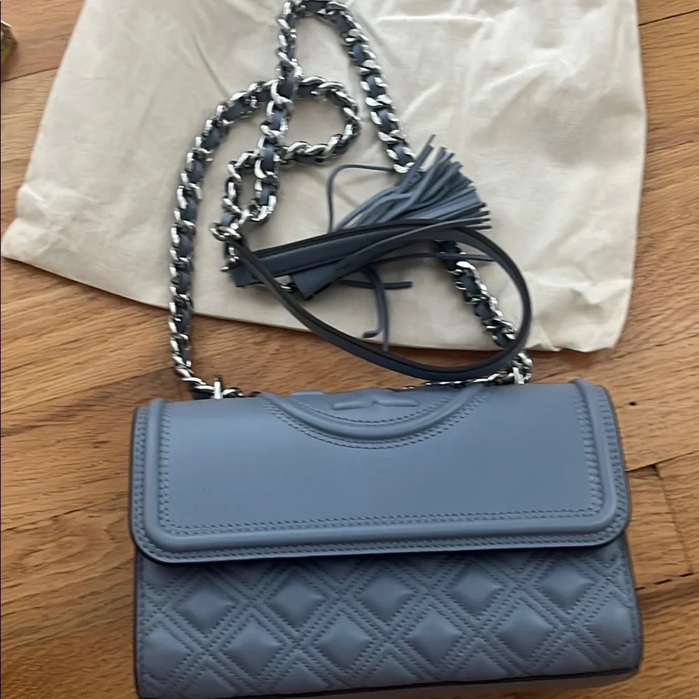 Tory Burch Elegant Quilted Women's Bag - Picture 6 of 6